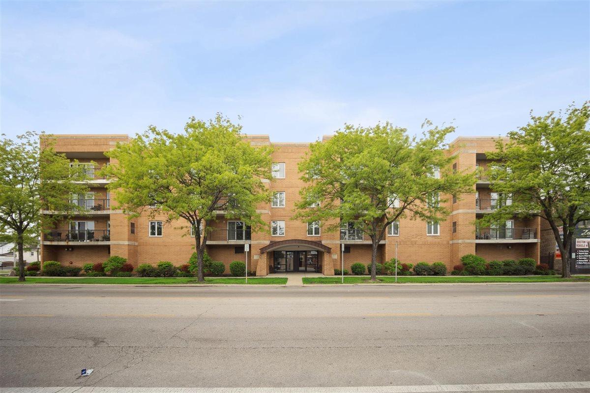 7414 W Irving Park Rd. #206, Norridge, IL 60706