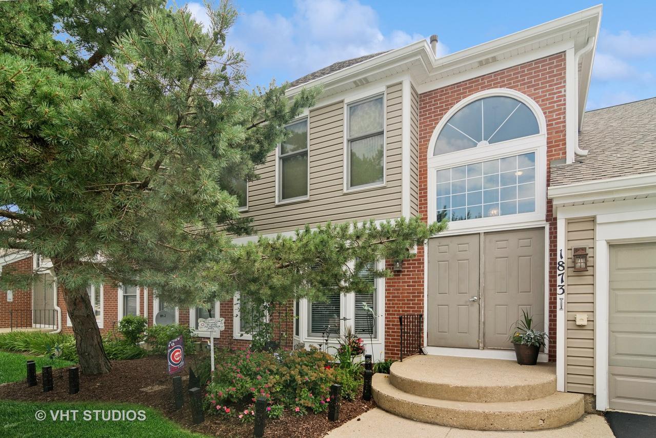 1873 Fox Run Dr. #A, Elk Grove Village, IL 60007