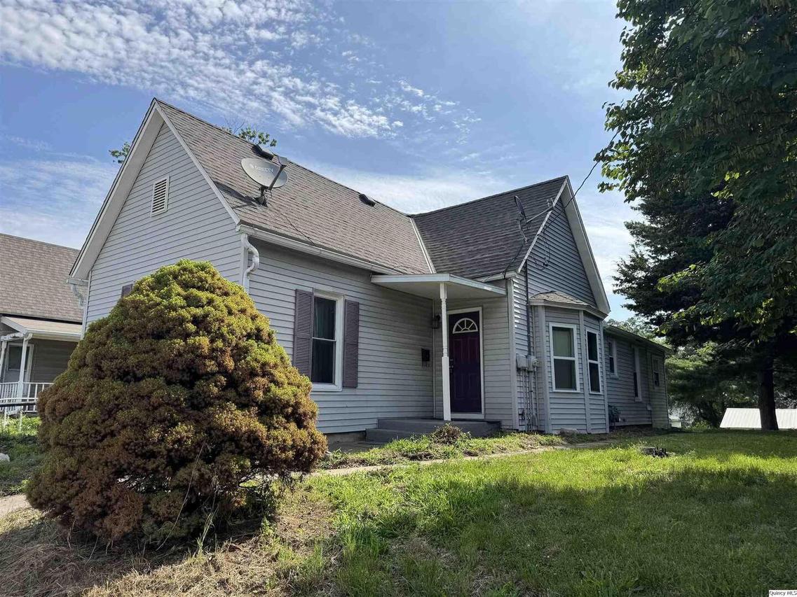 1422 N 3rd St., Quincy, IL 62301