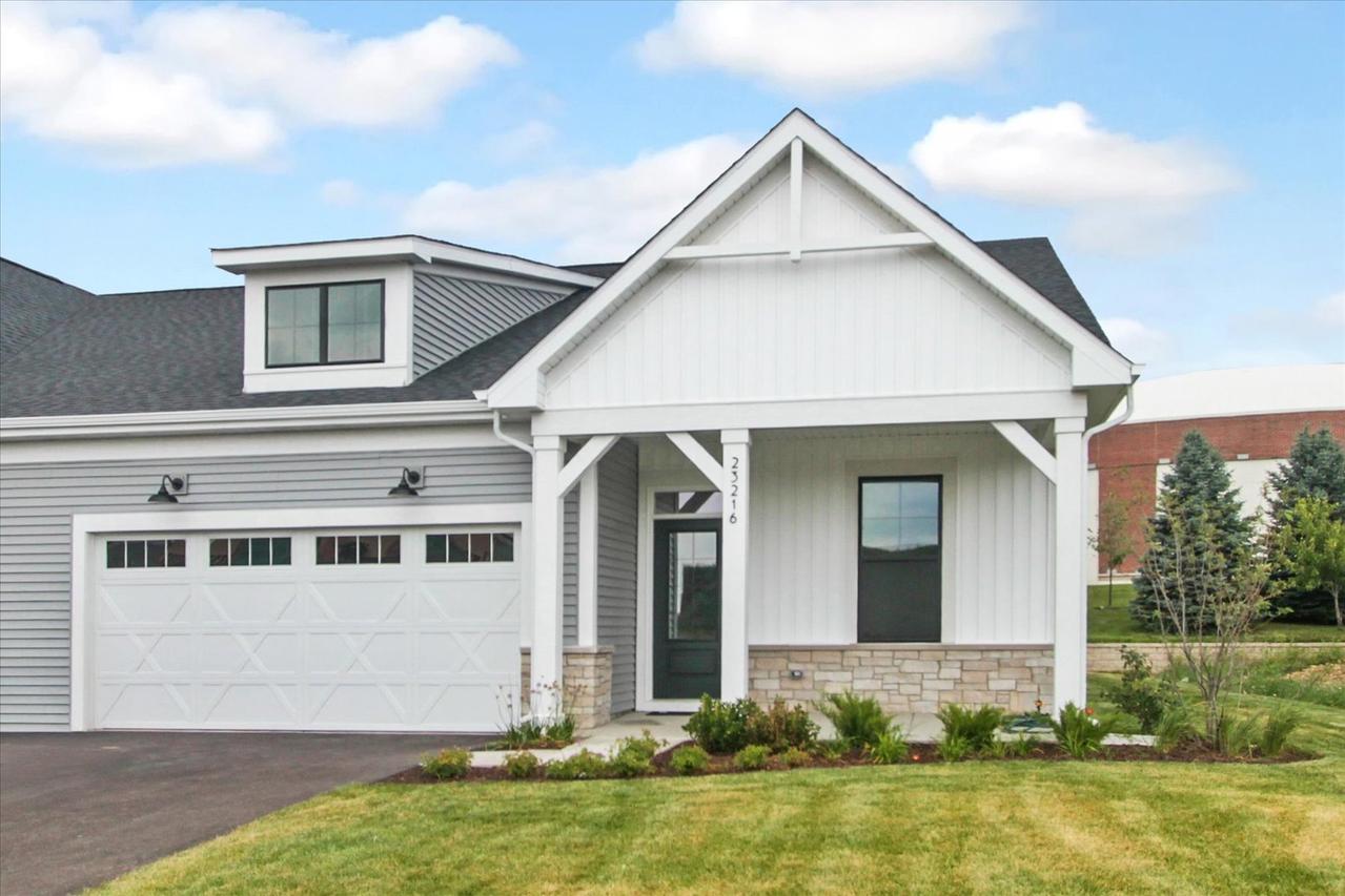 23216 W Sweetwater Ln., Plainfield, IL 60585