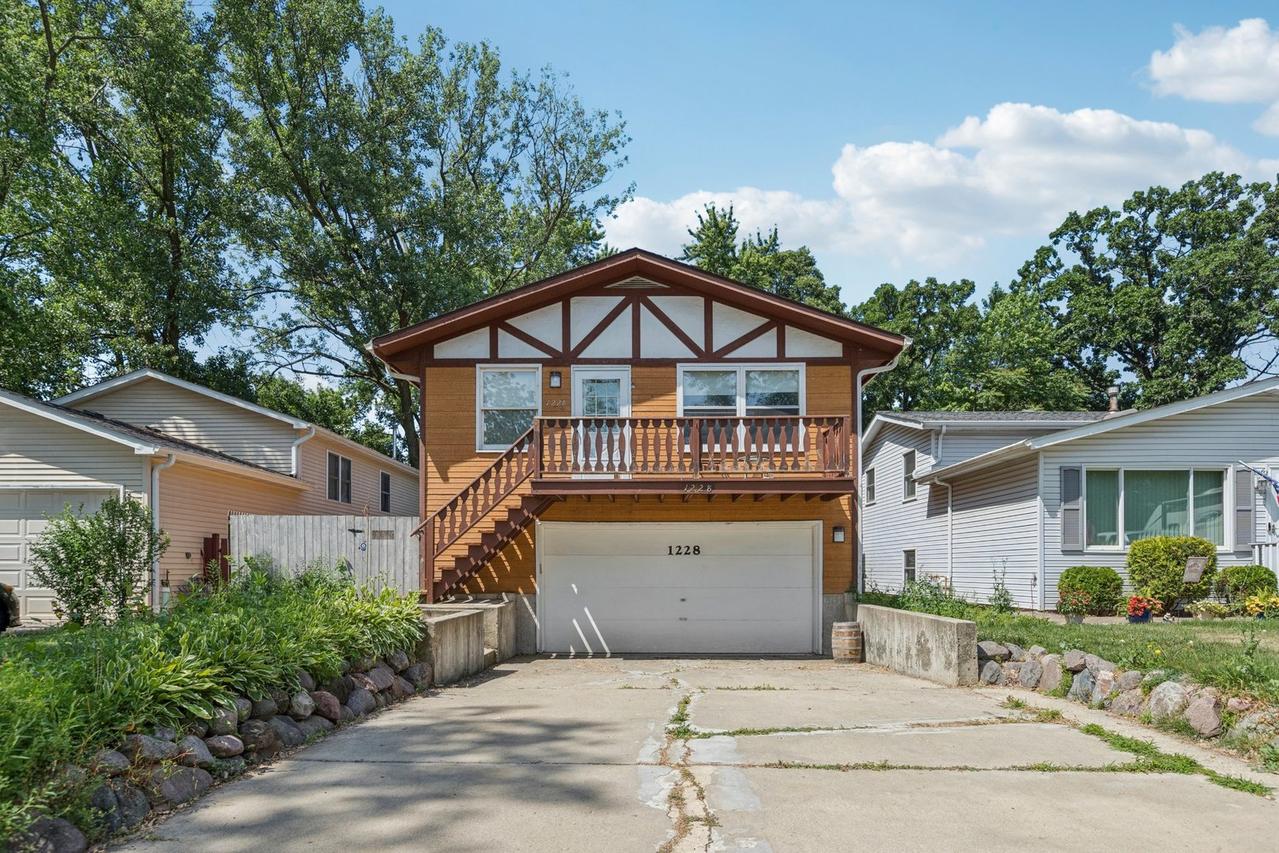 1228 N Lake Shore Dr., Round Lake Beach, IL 60073
