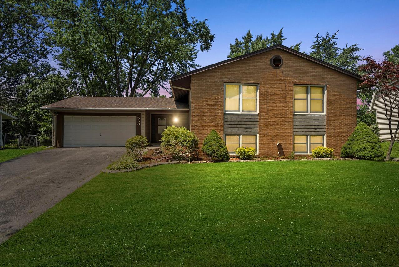553 N Ashbury Ave., Bolingbrook, IL 60440