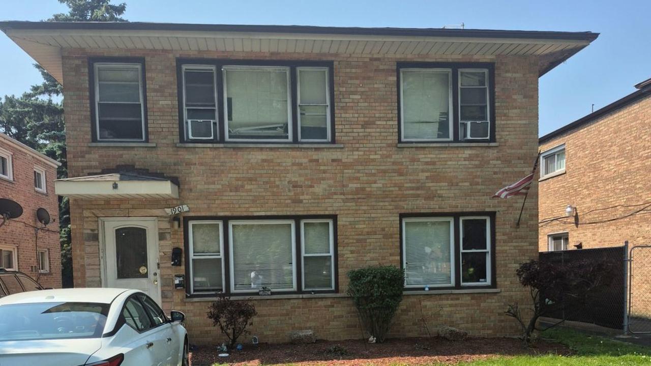 1901 171st St., East Hazel Crest, IL 60429