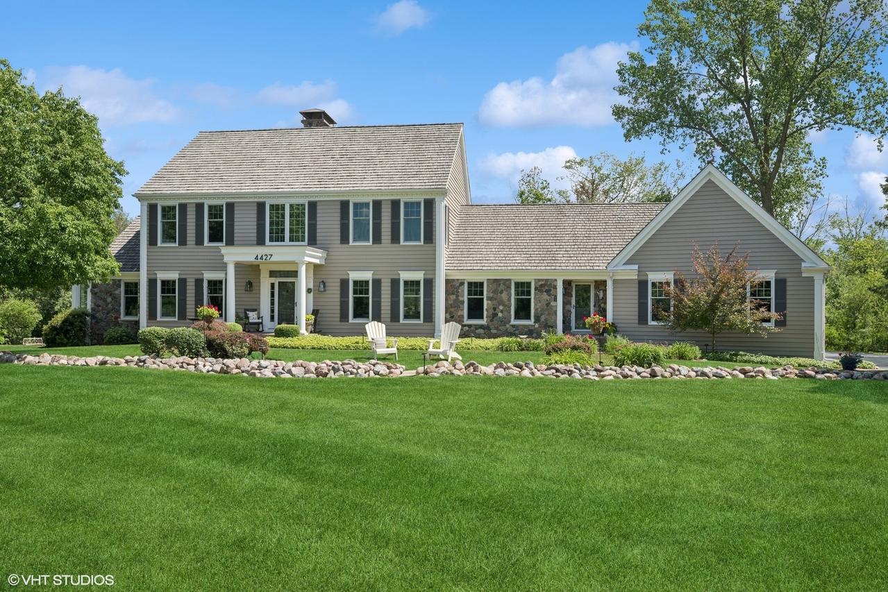 4427 Pebble Creek Ln., Long Grove, IL 60047