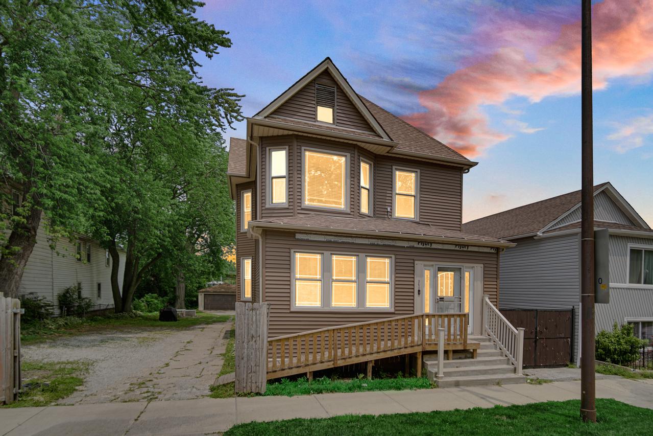 320 E 138th St., Chicago, IL 60827