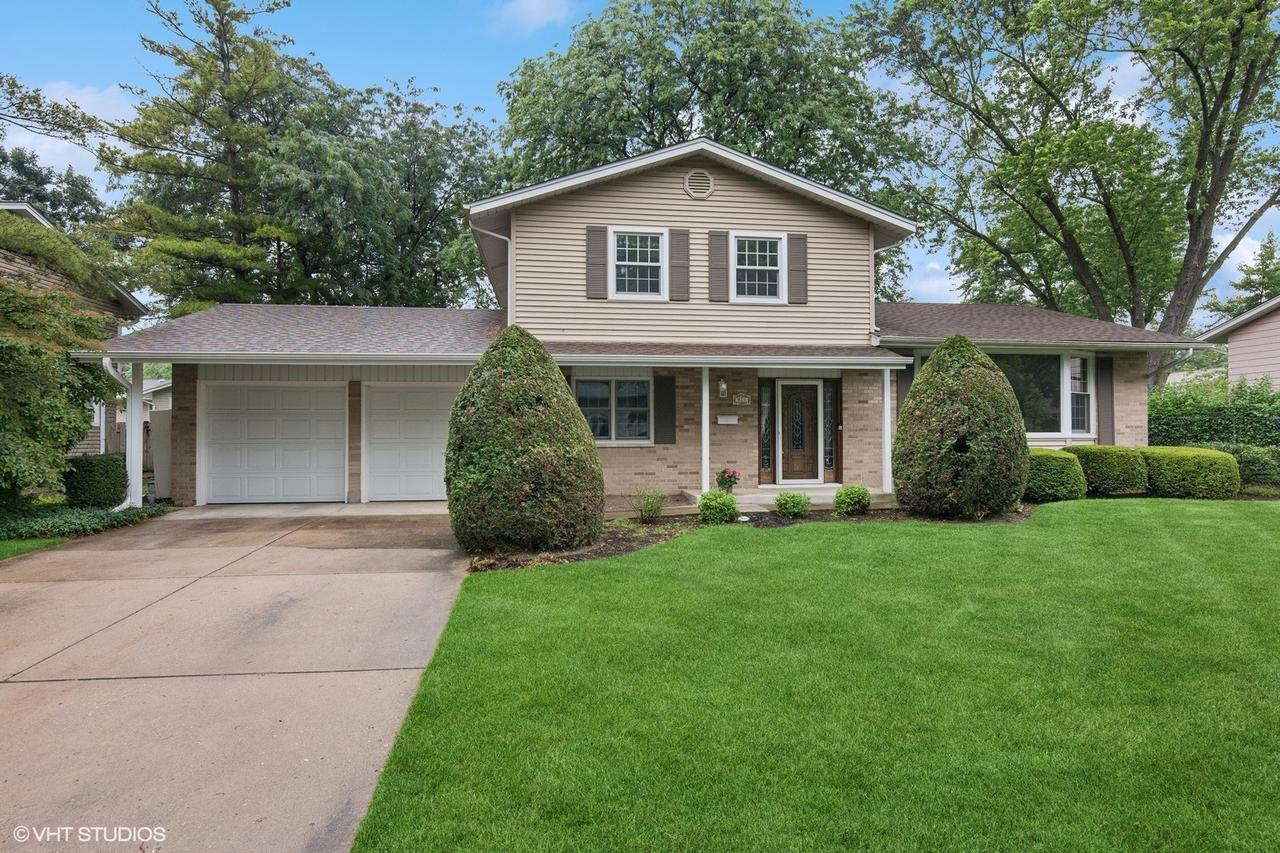 911 E Sayles Dr., Palatine, IL 60074