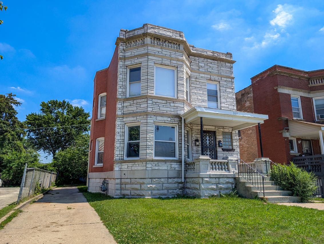 315 S 5th Ave., Maywood, IL 60153