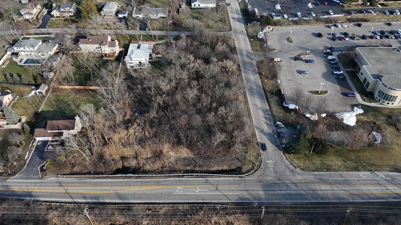 6 S Barrington Rd., Barrington, IL 60010