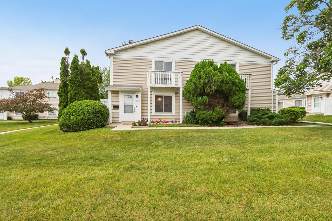1645 Cornell Dr. #20C, Hoffman Estates, IL 60169