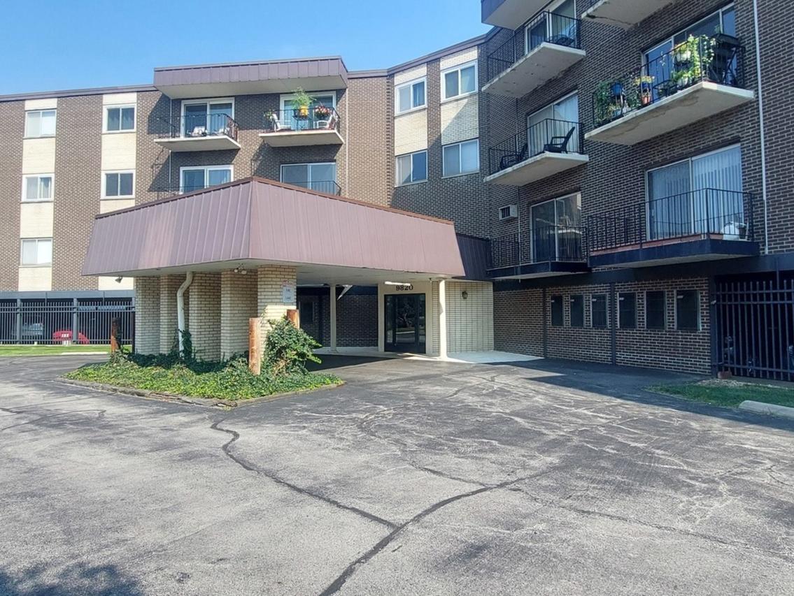9820 Pulaski Rd. #115-2, Oak Lawn, IL 60453