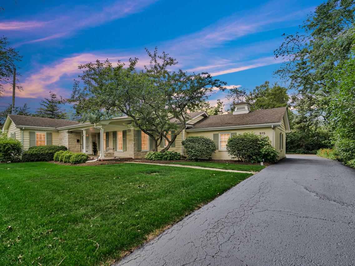 915 Ray St., Geneva, IL 60134