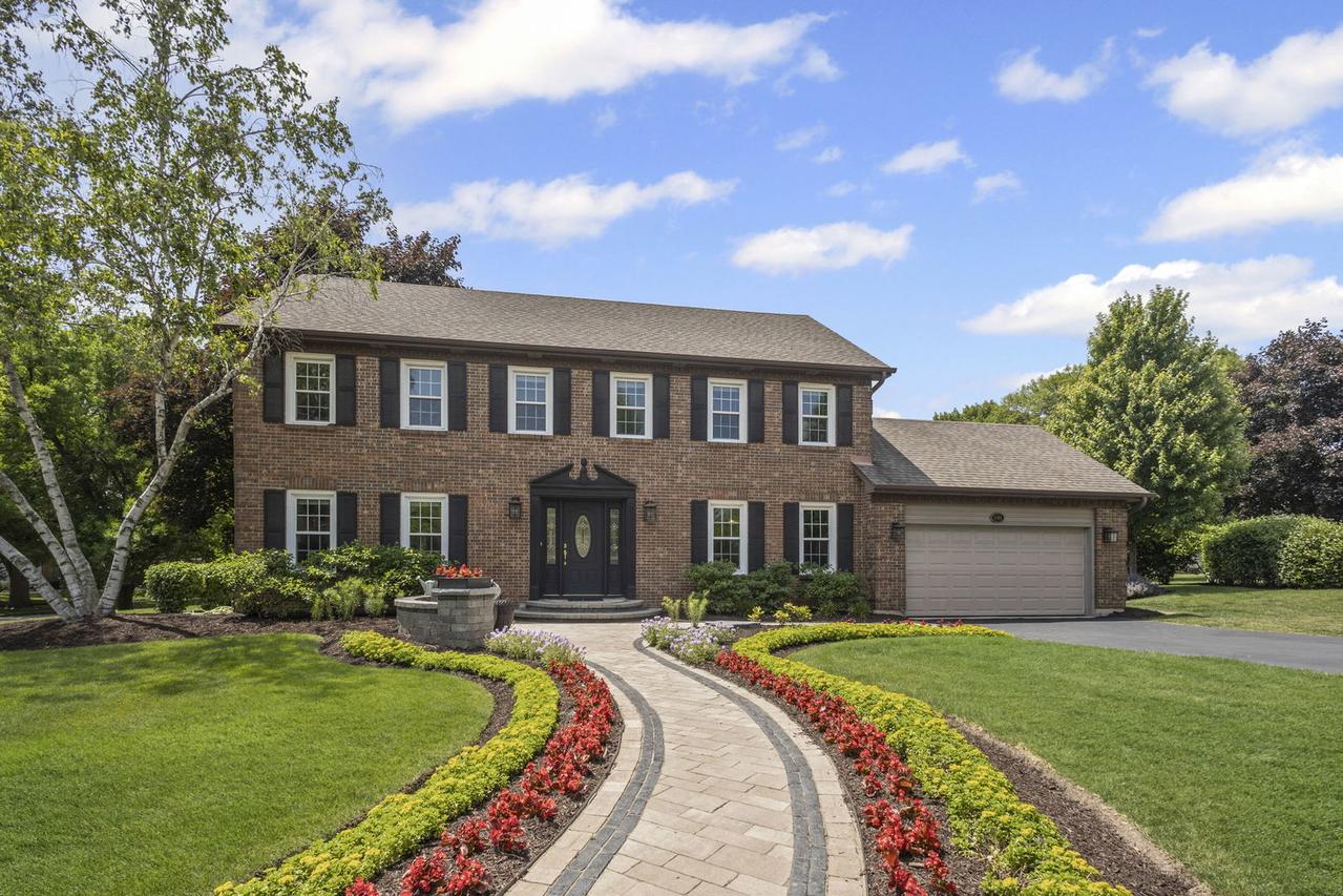 1401 Fallcreek Ct., Naperville, IL 60565