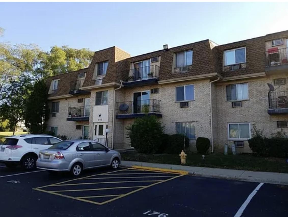 280 Shorewood Dr. #1D, Glendale Heights, IL 60139