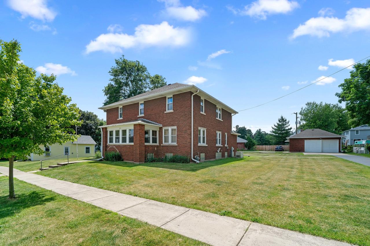 225 N Hickory St., Waterman, IL 60556