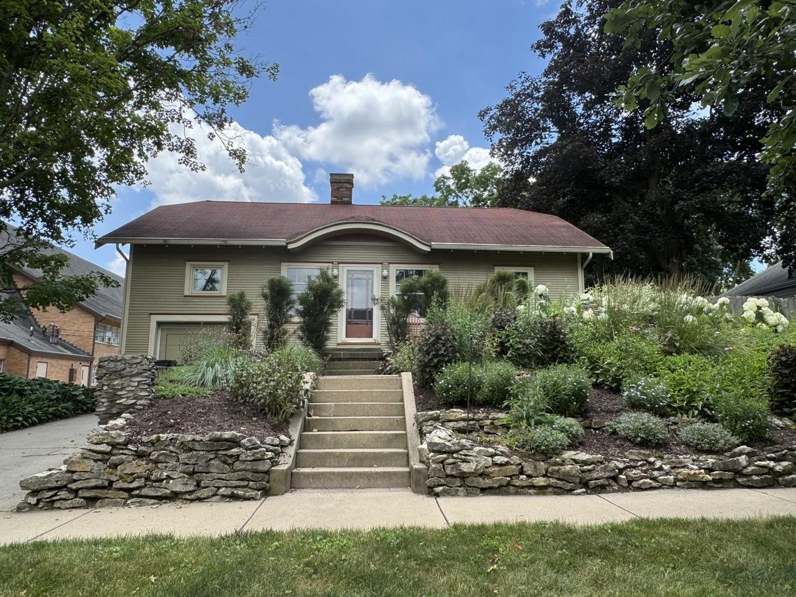909 W Union St., Champaign, IL 61821