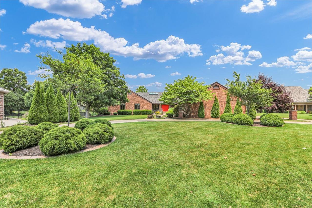 4012 Lakepoint Dr., Champaign, IL 61822