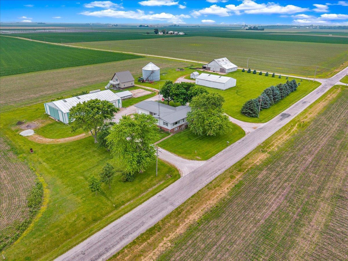 708 N 1950th Rd., Tonica, IL 61370