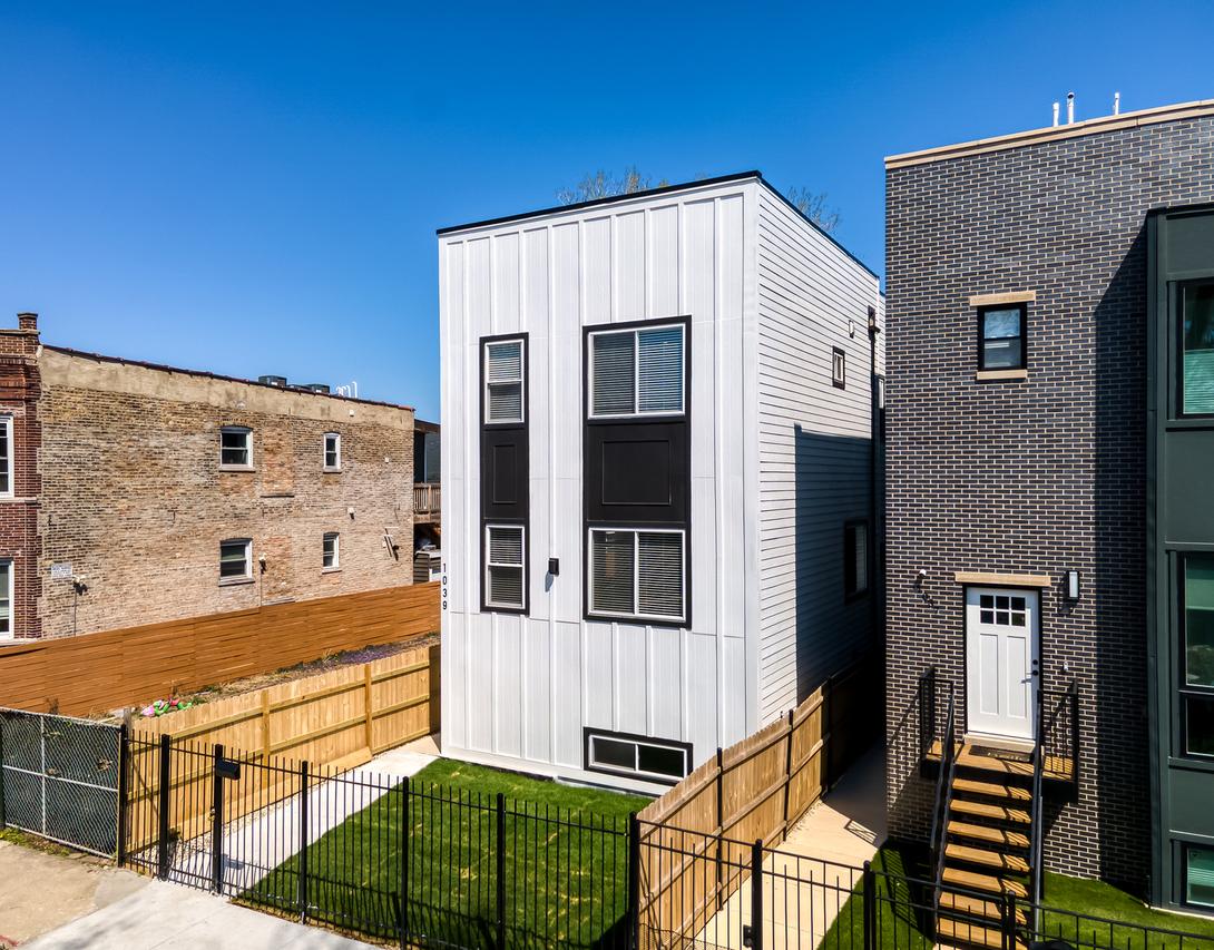 1039 N Monticello Ave., Chicago, IL 60651