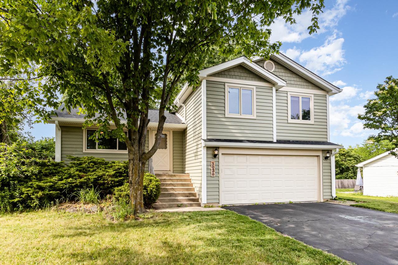 3020 Timber Hill Ct., Aurora, IL 60504