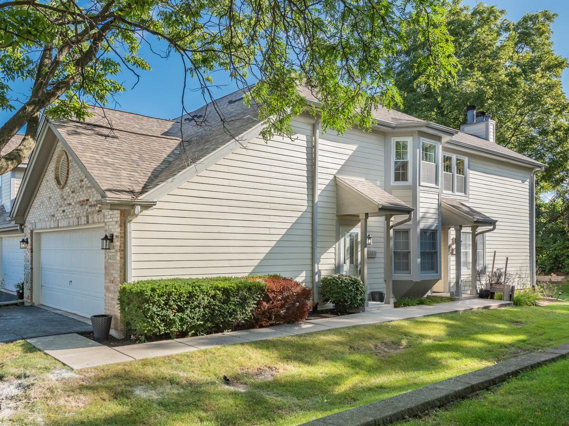 5431 Ashbrook Pl., Downers Grove, IL 60515