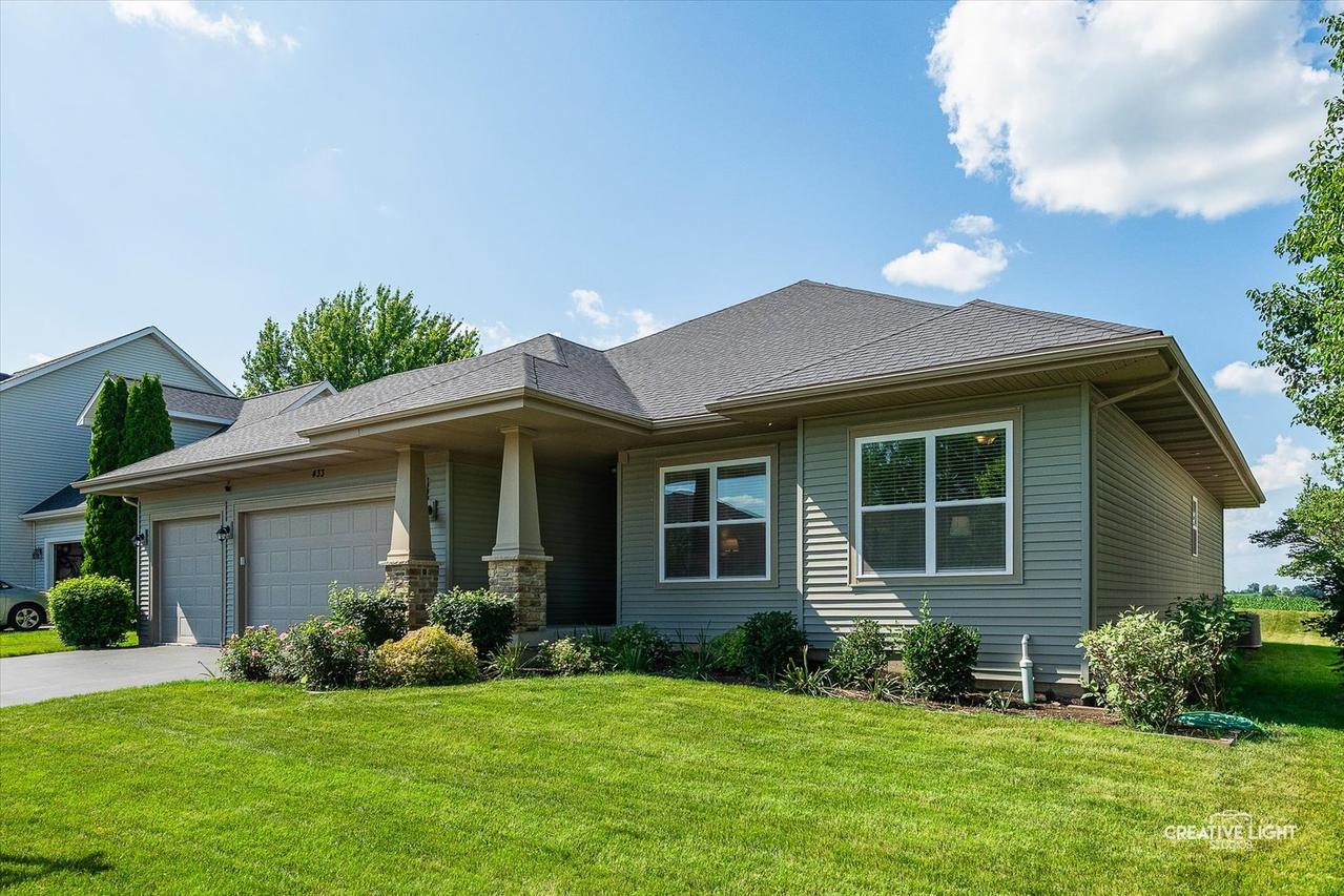 433 Davis Dr., Sycamore, IL 60178