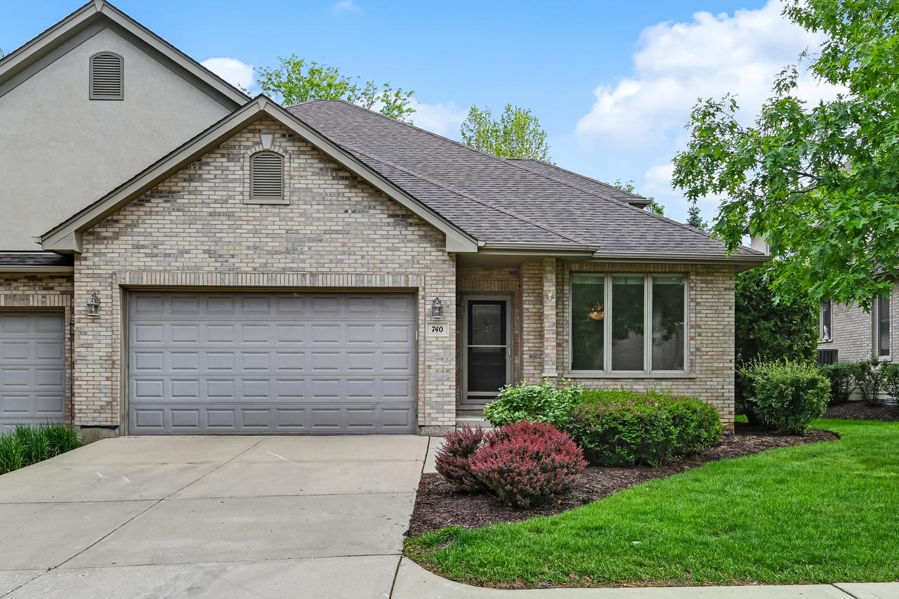 740 Fairmont Ct., Westmont, IL 60559