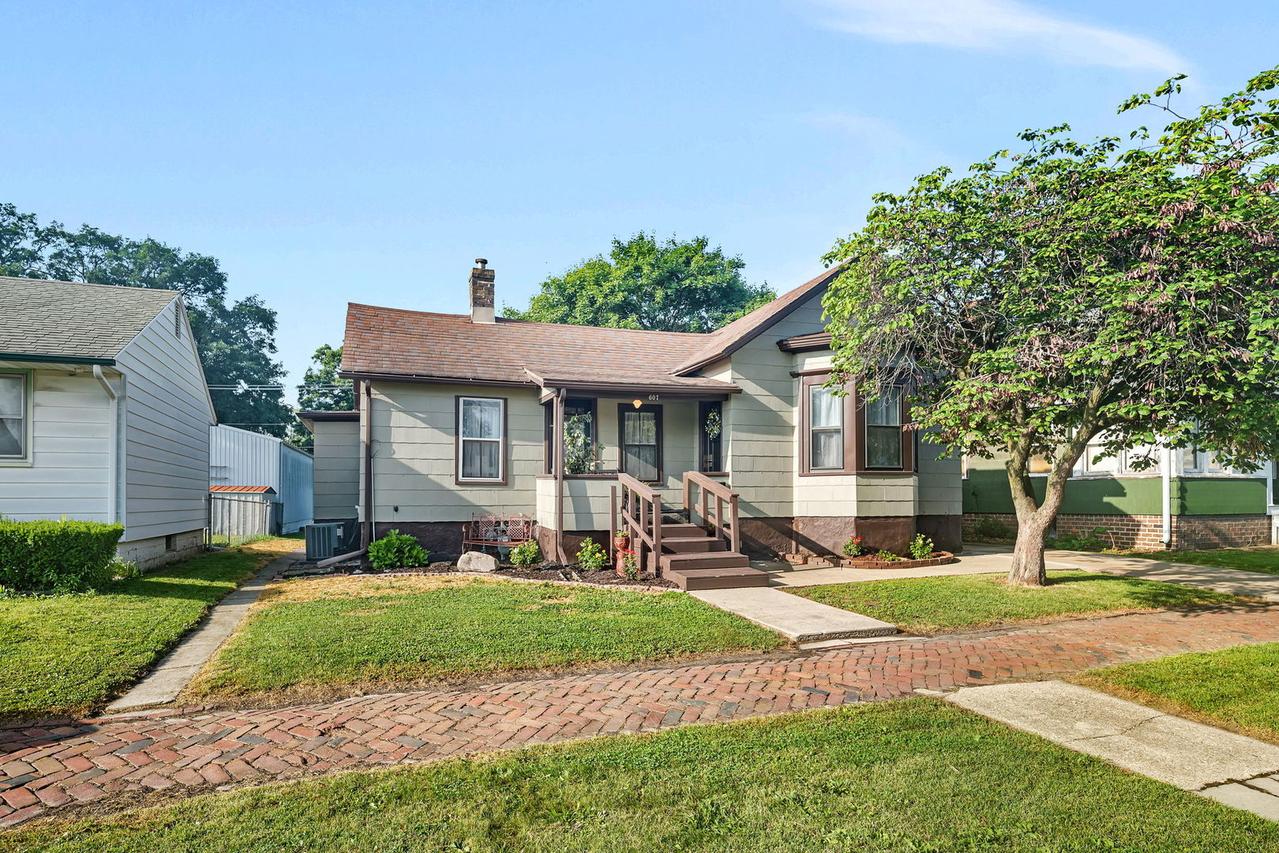 607 E Bridge St., Streator, IL 61364