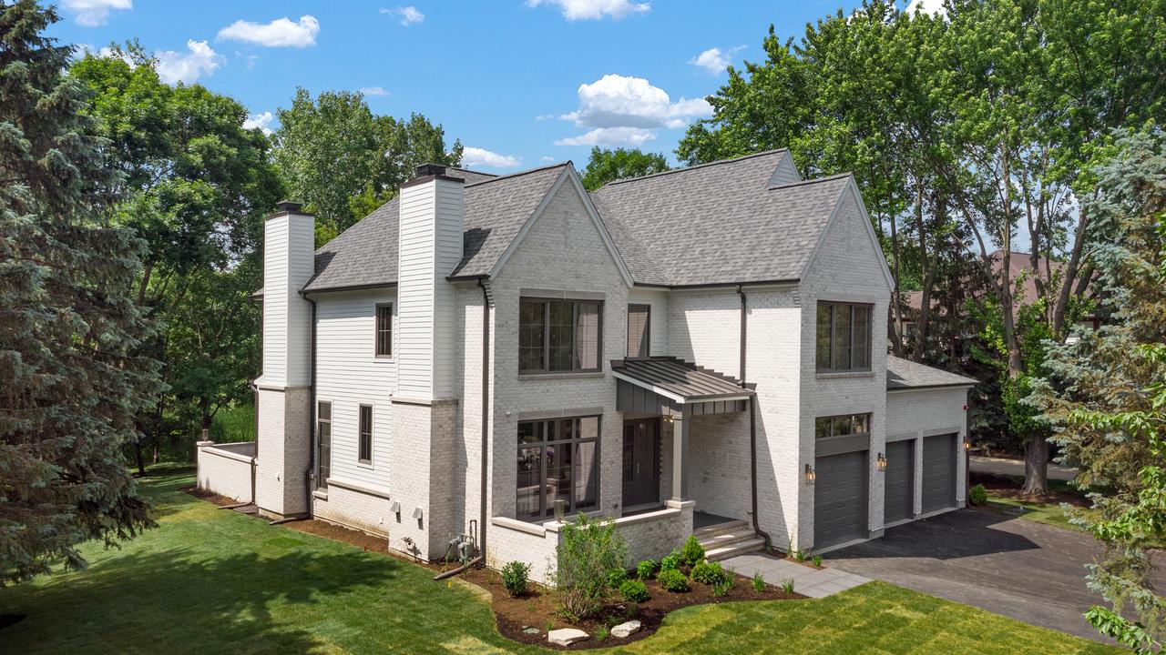 610 Fairfield Dr., Barrington, IL 60010