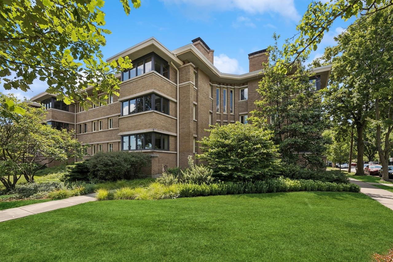179 Linden Ave. #2, Oak Park, IL 60302