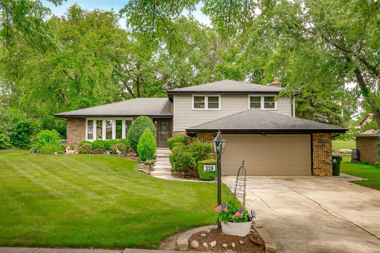 9S339 Cumnor Rd., Downers Grove, IL 60516