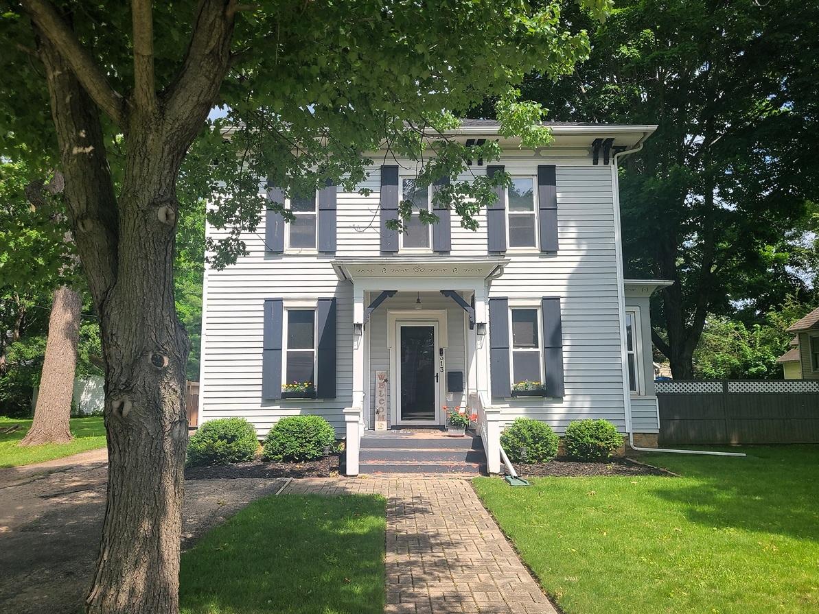 313 S 4th St., Oregon, IL 61061