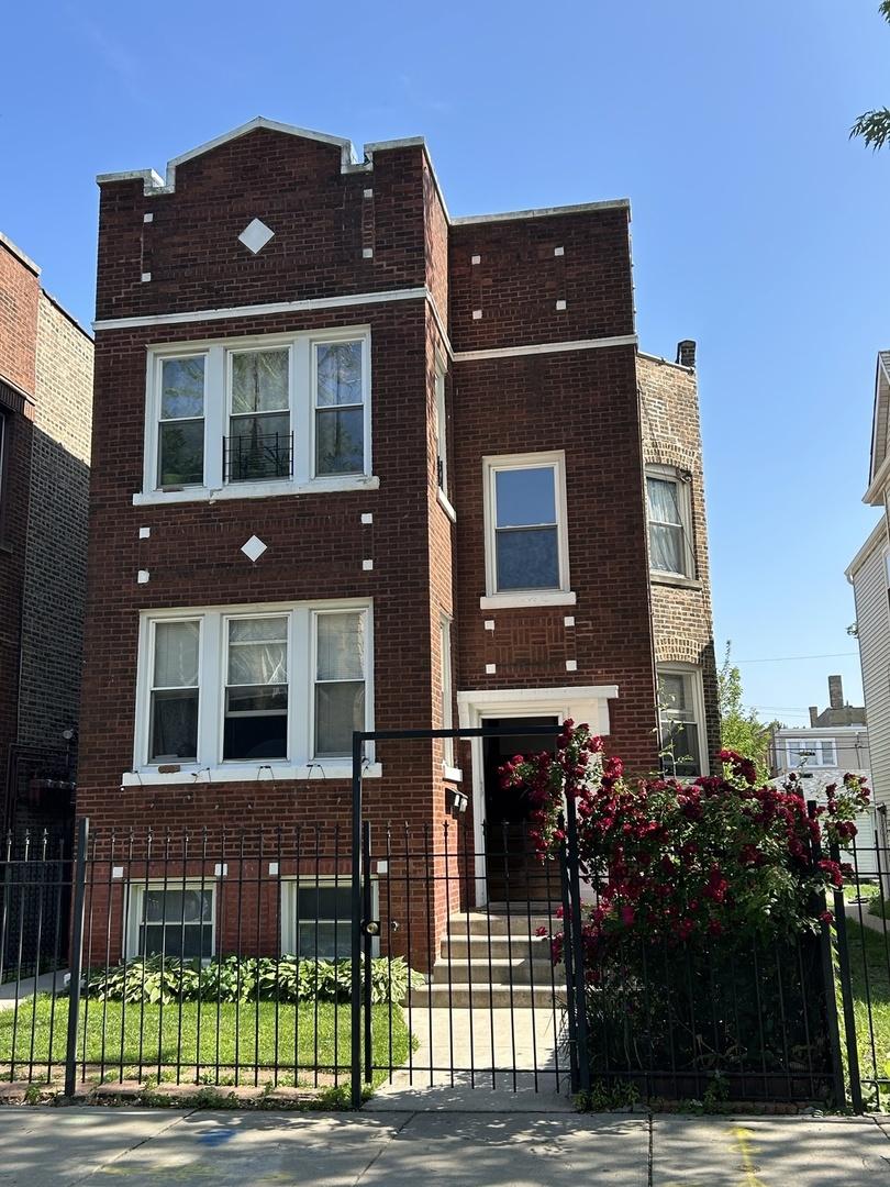 3247 W Berteau Ave., Chicago, IL 60618