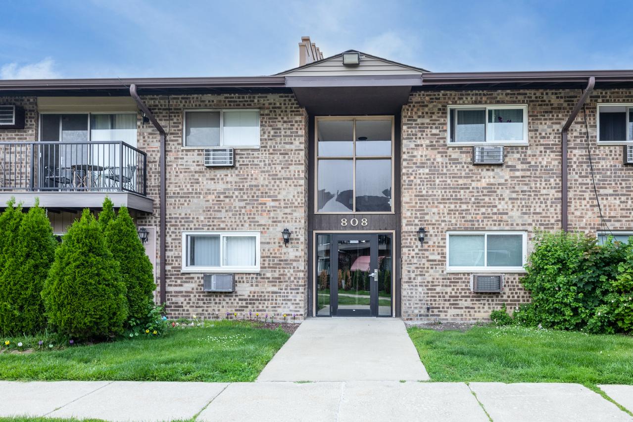 808 E Old Willow Rd. #208, Prospect Heights, IL 60070