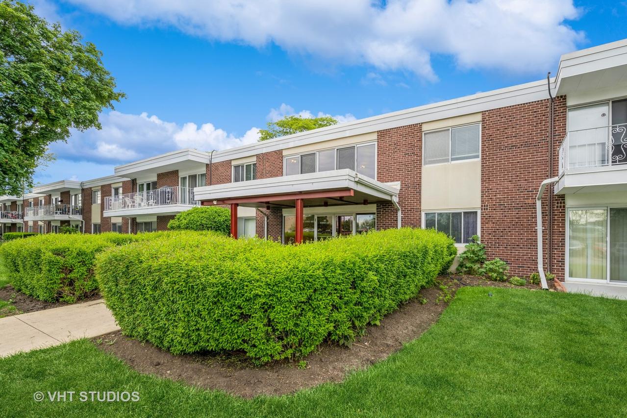 100 Deborah Ln. #B23, Wheeling, IL 60090