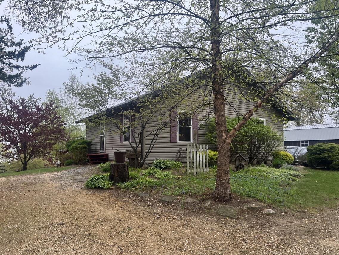 44 Browns Beach Rd., Rock Falls, IL 61071