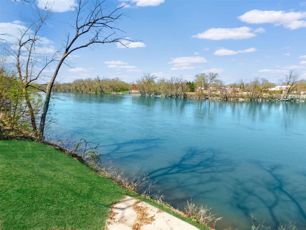 226 S Blackhawk Blvd., Rockton, IL 61072