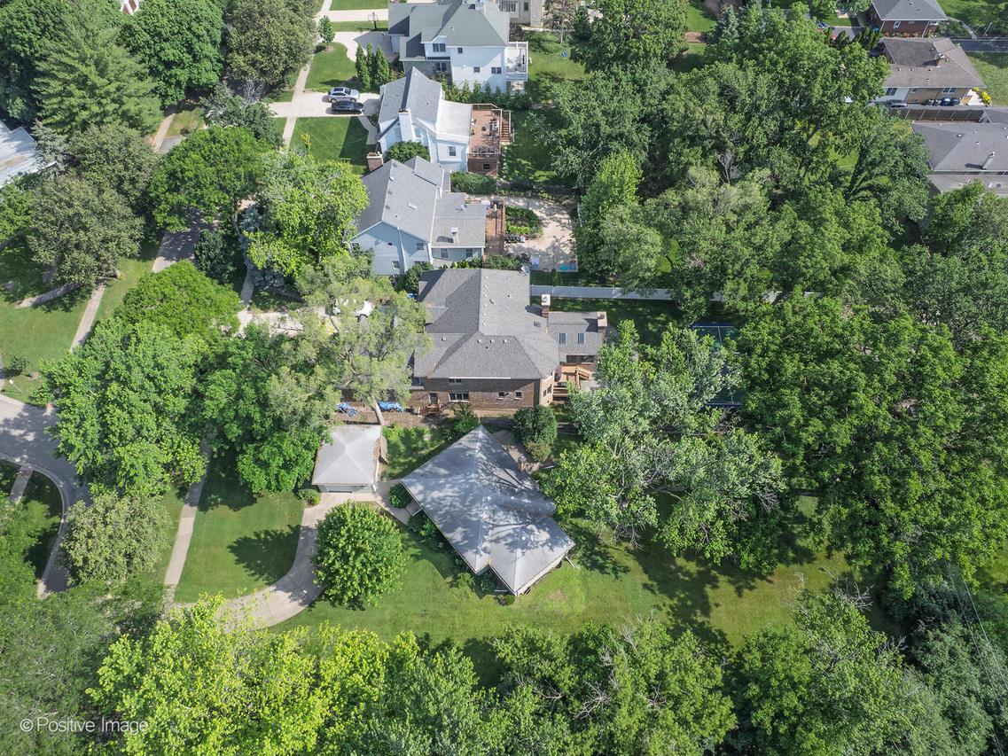 241 Coe Rd., Clarendon Hills, IL 60514