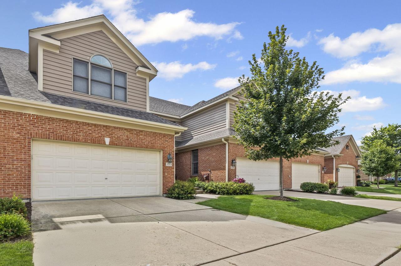 3733 King George Ln., St. Charles, IL 60174
