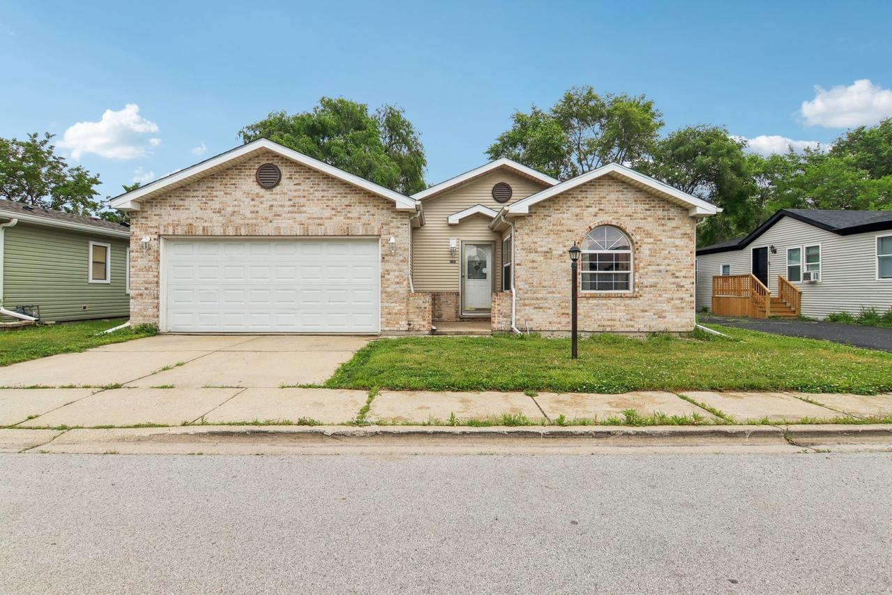 2209 Rush St., Lynwood, IL 60411