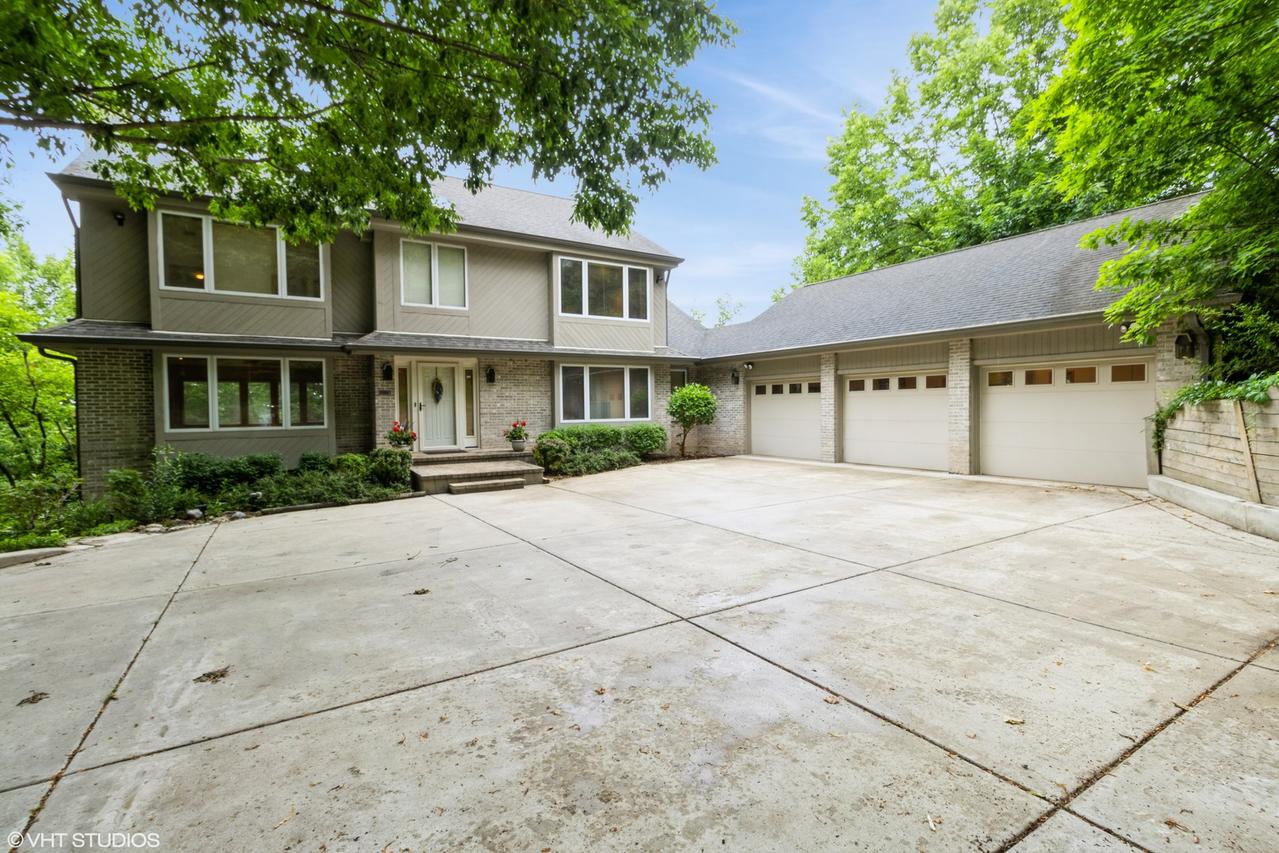36W275 Oak Hill Dr., Dundee, IL 60118