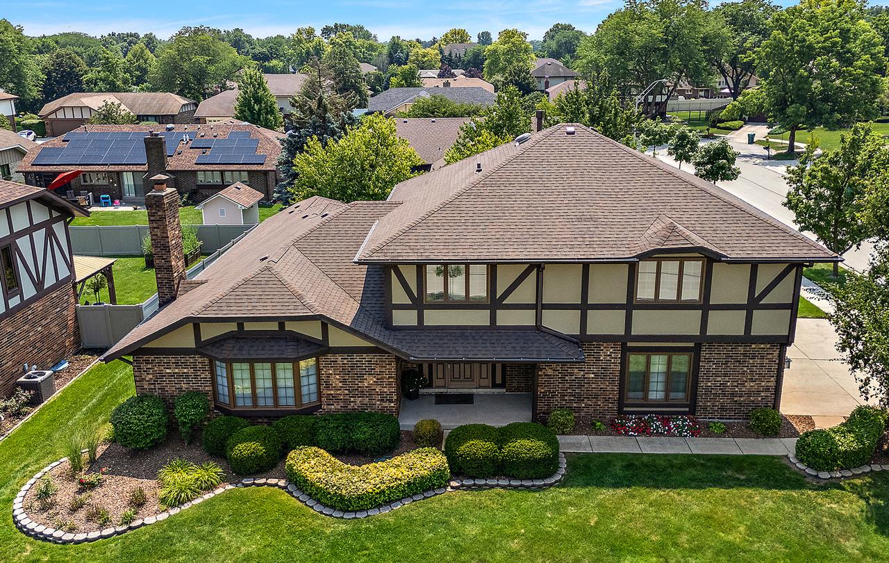 8257 Chertsey Ct., Orland Park, IL 60462