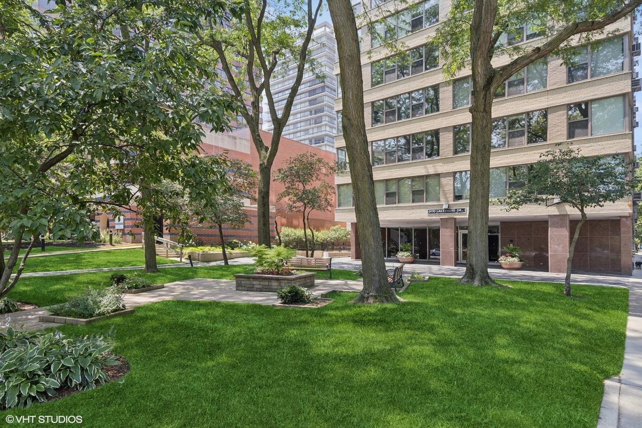 2970 N Lake Shore Dr. #7B-7C, Chicago, IL 60657