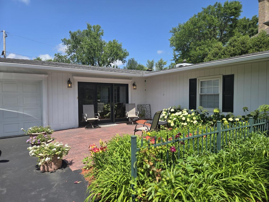 5550 S Quincy St., Hinsdale, IL 60521