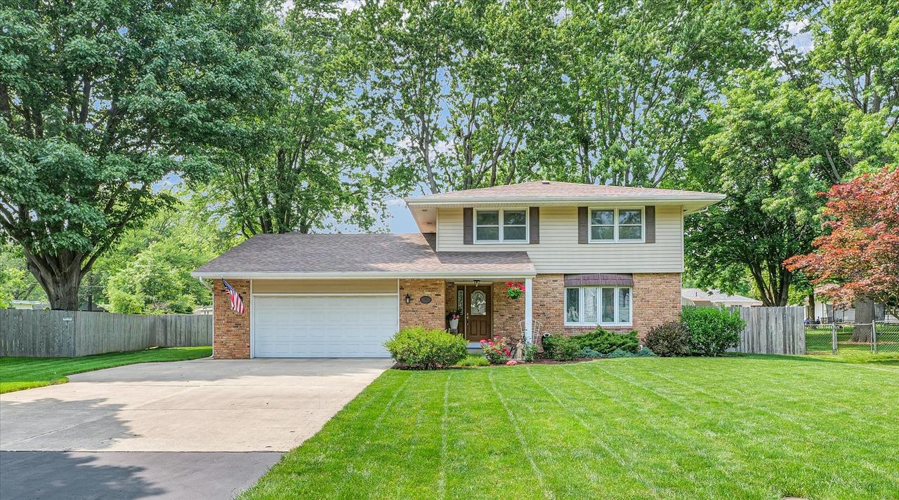 20 Park Dr., Villa Grove, IL 61956