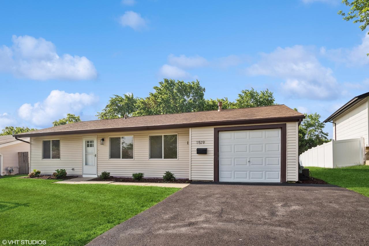 1519 Turner Ln., Hanover Park, IL 60133