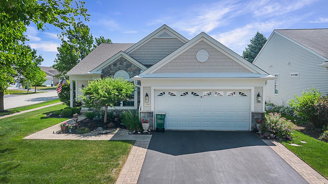 11642 Sunderlin Dr., Huntley, IL 60142