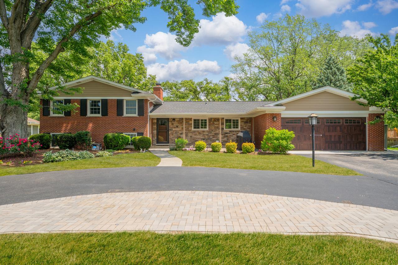 617 S Glendale Ln., Mount Prospect, IL 60056