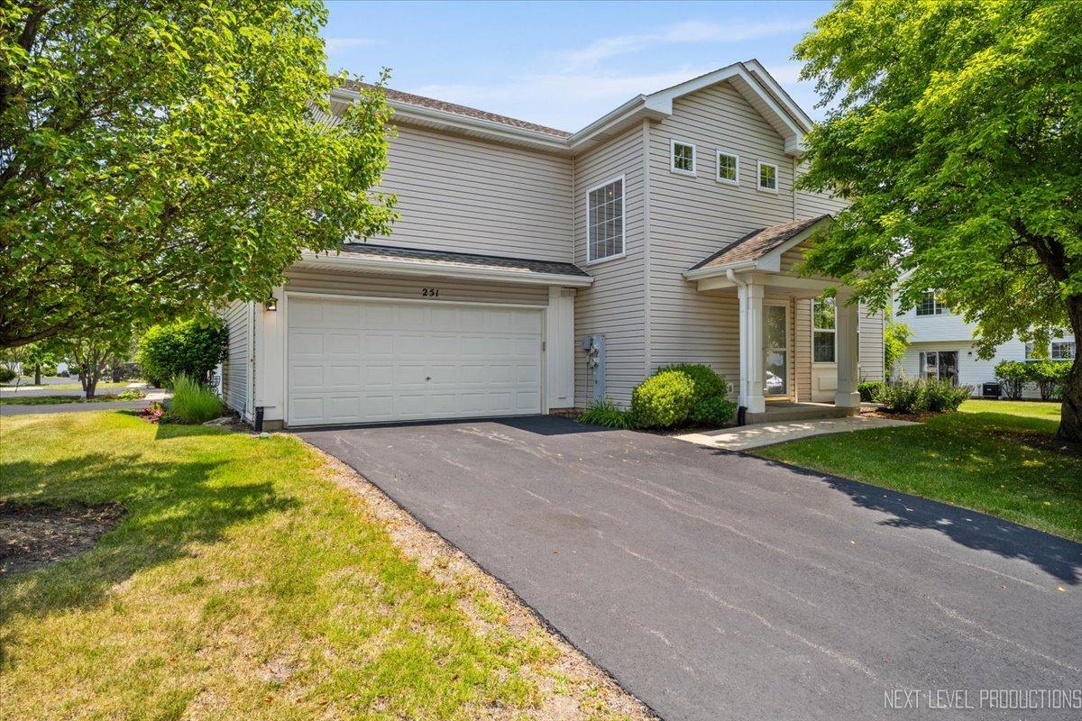 251 Abington Ln., North Aurora, IL 60542