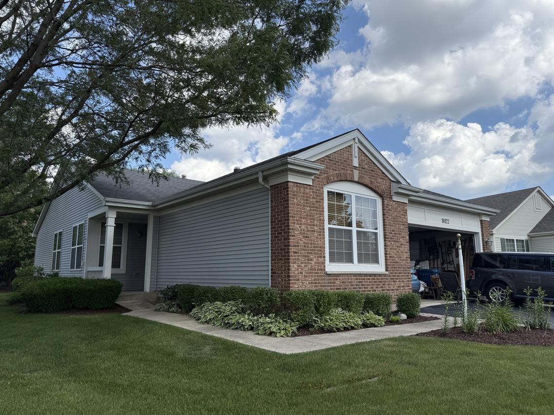 16122 Seneca Lake Cir., Crest Hill, IL 60403