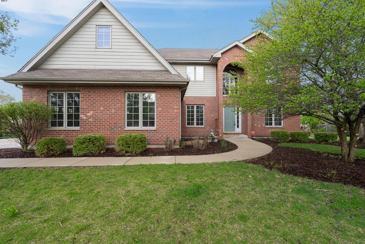 22715 Maddeline Ln., Frankfort, IL 60423